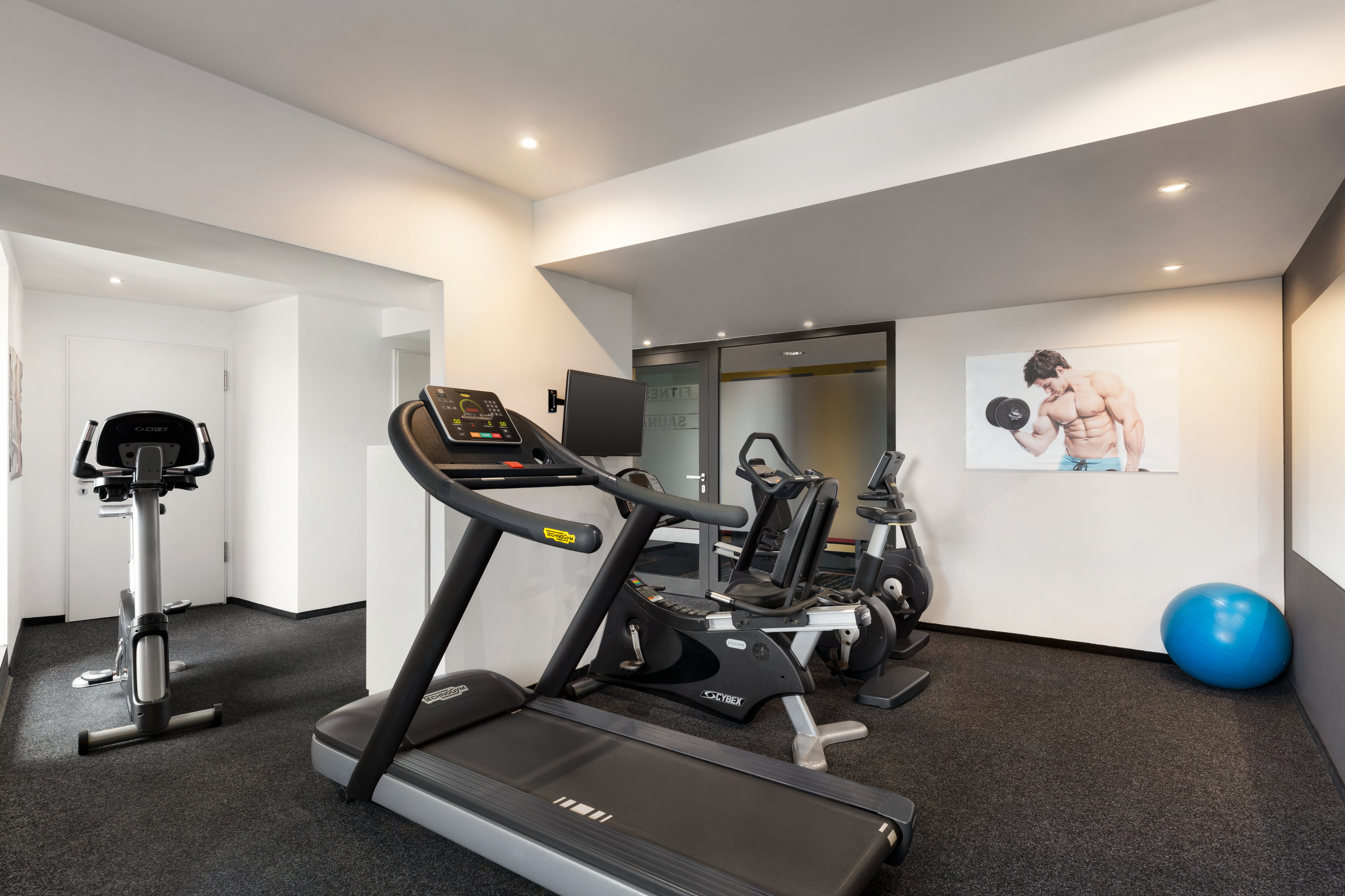 Vienna House Easy by Wyndham Bucharest Airport - Fitness Center - 1552860